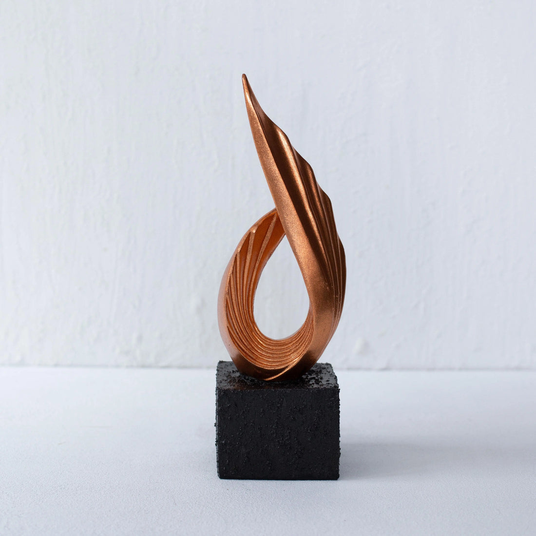 Bakirdan Flame Sculptural Object – Handmade Black & Copper Polyester Designer Decor (30 cm)
