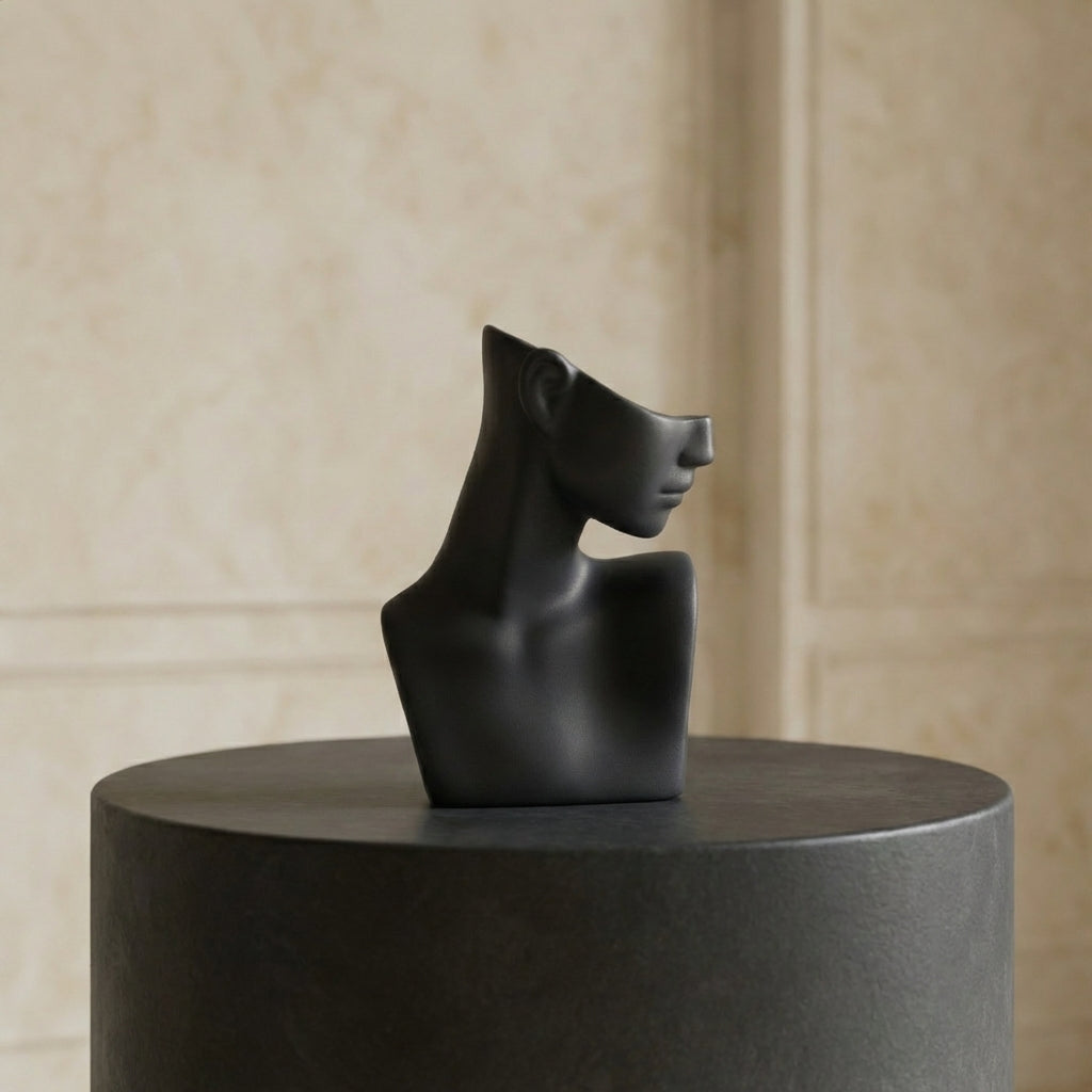 Weibliche Keramikbüste (21,5 cm) – Handgefertigte schwarze Dekoskulptur